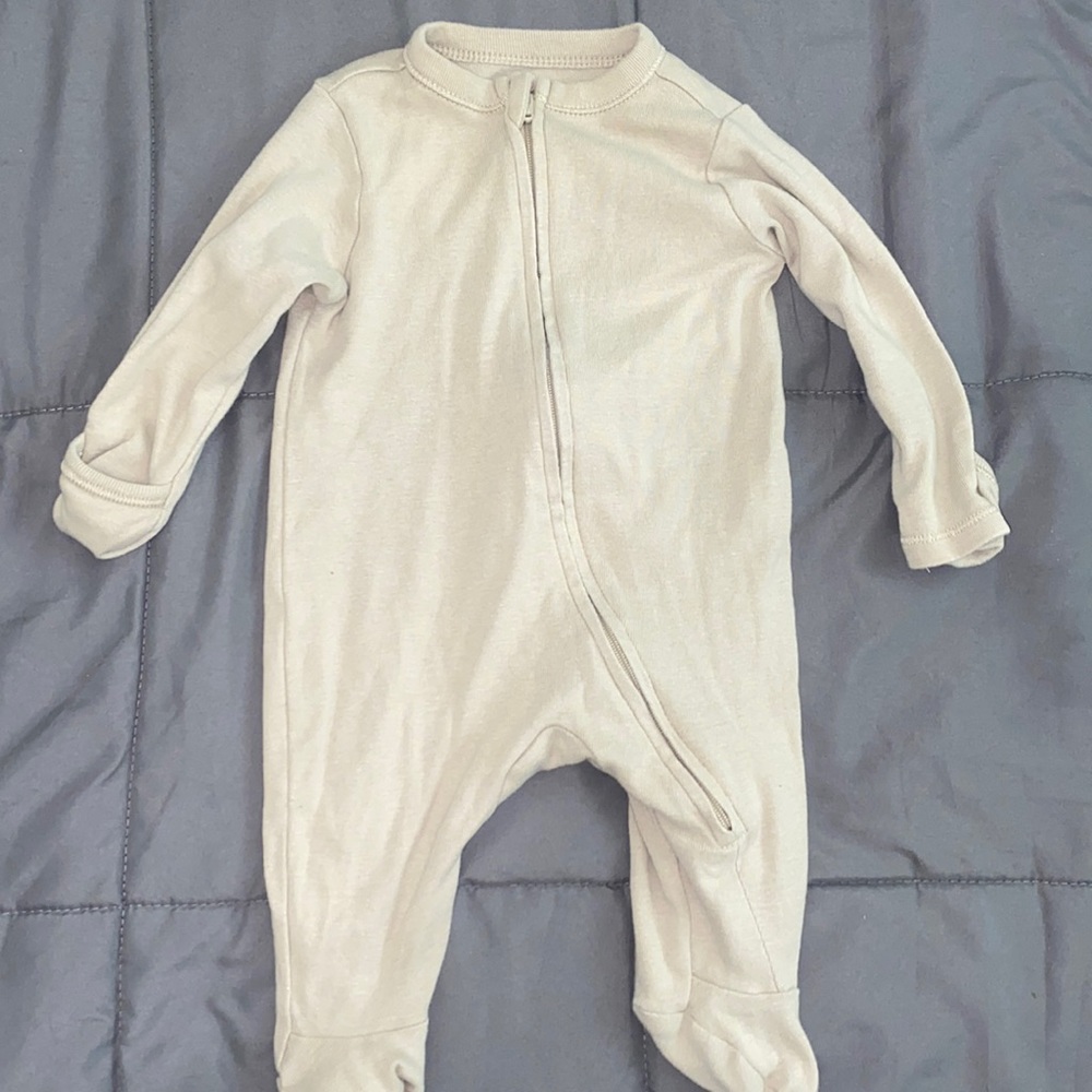 Old Navy footie pajamas (3)